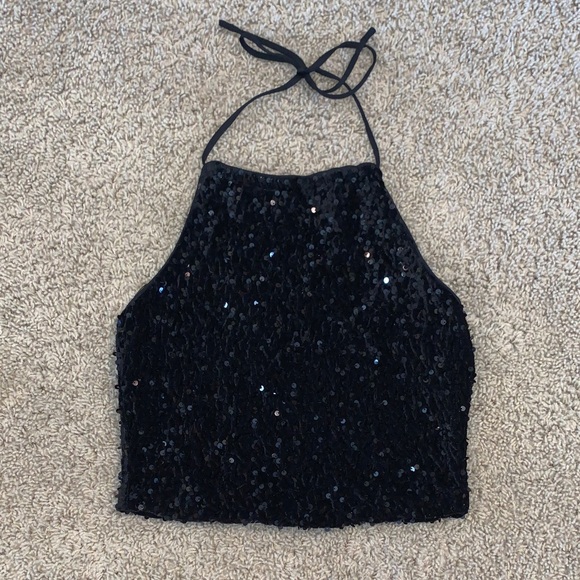 Vero Moda Tops - NWT Vero Moda Elegant Black Sequin Halter Crop Top Size XS